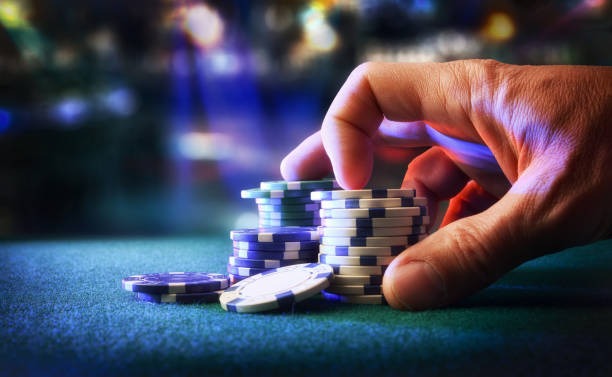 French Roulette wheel and betting table at viral77